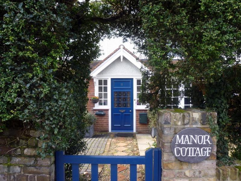 Manor Cottage Bed And Breakfast Windsor Ngoại thất bức ảnh