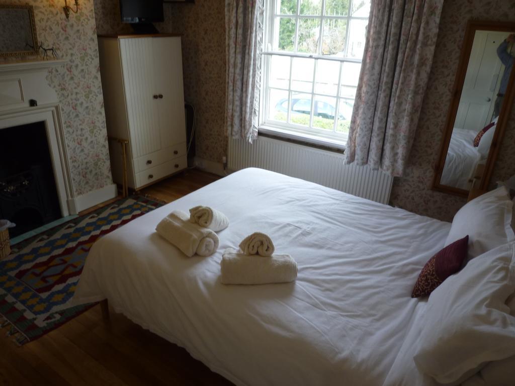 Manor Cottage Bed And Breakfast Windsor Ngoại thất bức ảnh